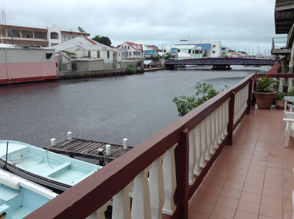 Belcove Hotel & Guesthouse Belize City Buitenkant foto