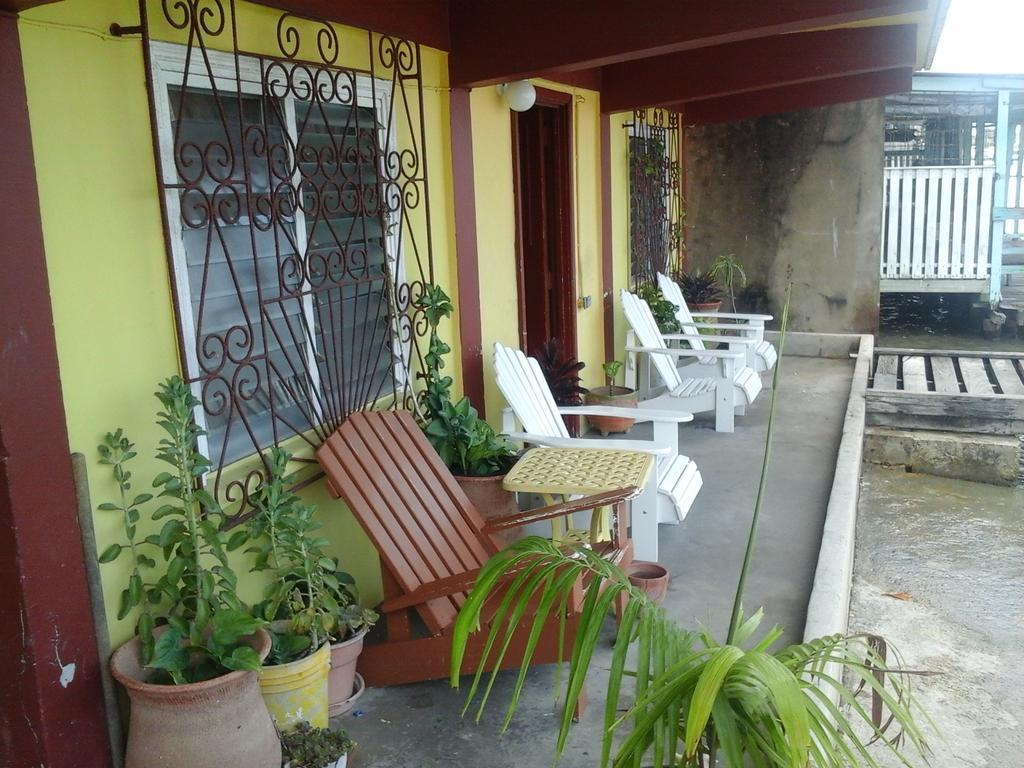 Belcove Hotel & Guesthouse Belize City Buitenkant foto