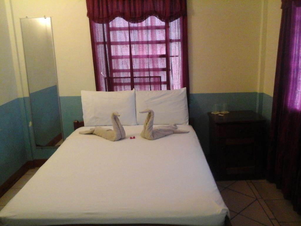 Belcove Hotel & Guesthouse Belize City Buitenkant foto