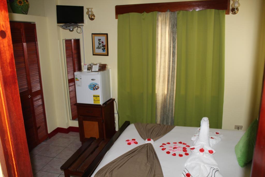 Belcove Hotel & Guesthouse Belize City Buitenkant foto